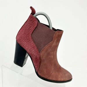 Seychelles Red Leather Slip On Chelsea Heeled Ankle Booties Size 7 Almond Toe